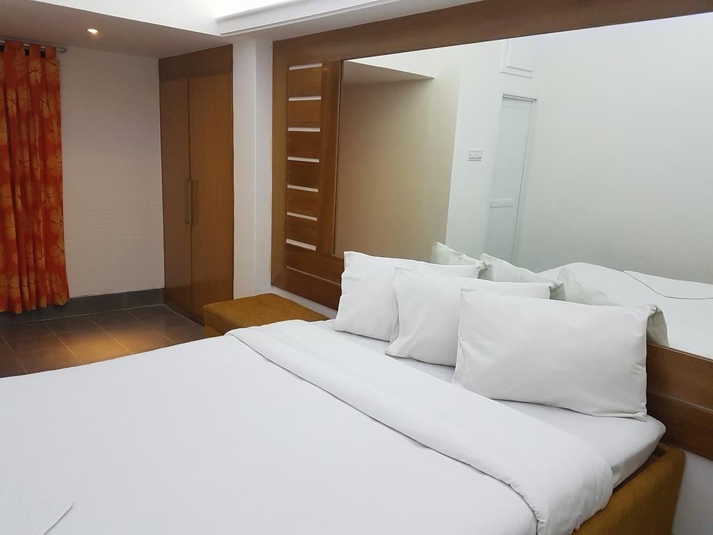 Nagar Valley Hotel Ltd. ธากา ภายนอก รูปภาพ