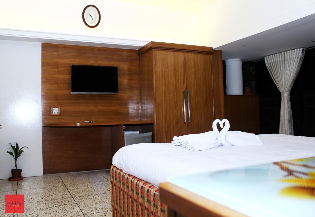 Nagar Valley Hotel Ltd. ธากา ภายนอก รูปภาพ