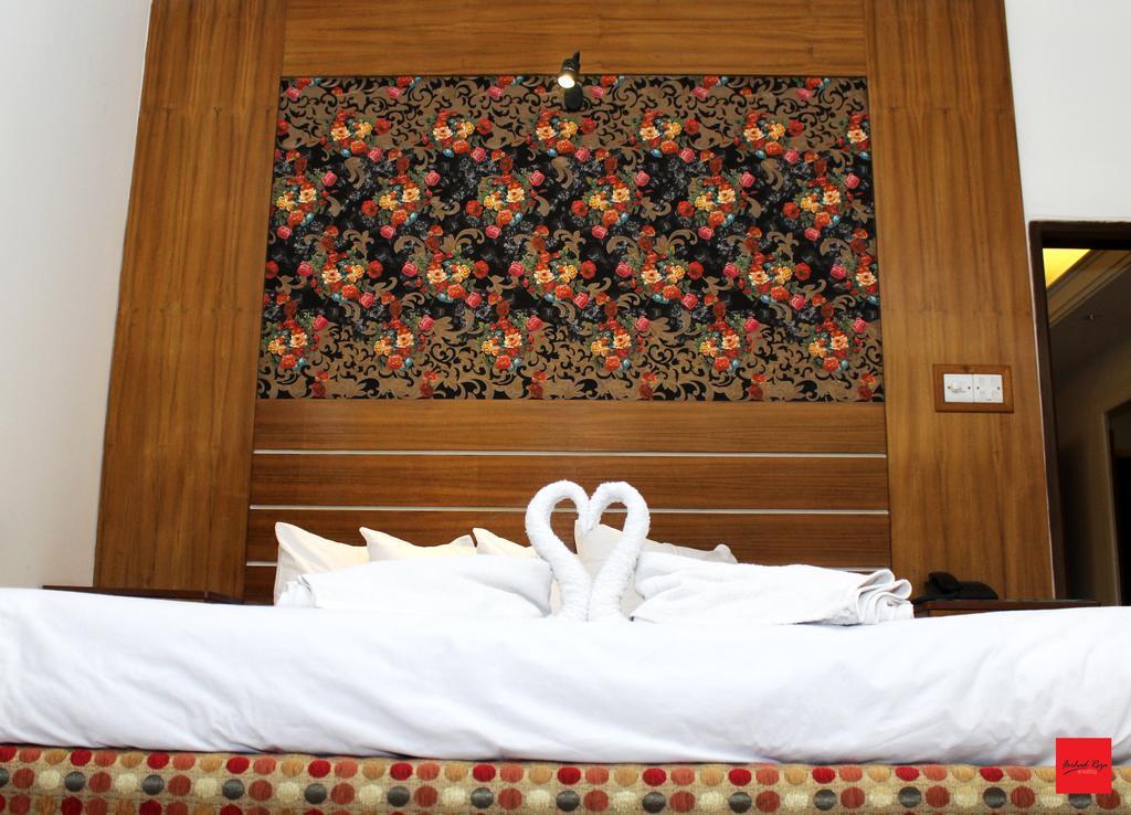 Nagar Valley Hotel Ltd. ธากา ภายนอก รูปภาพ