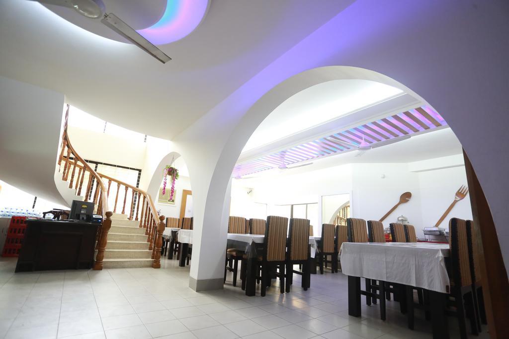Nagar Valley Hotel Ltd. ธากา ภายนอก รูปภาพ