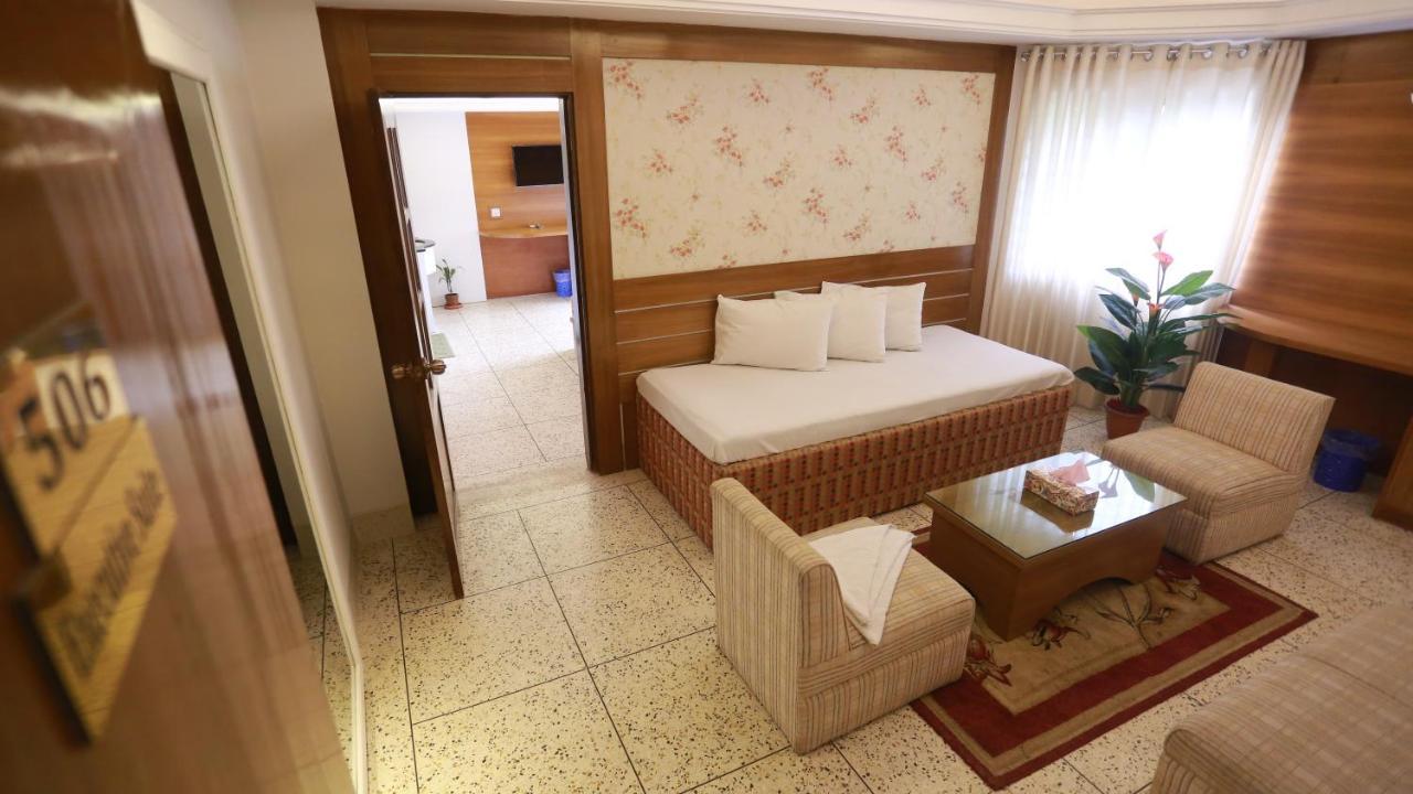 Nagar Valley Hotel Ltd. ธากา ภายนอก รูปภาพ