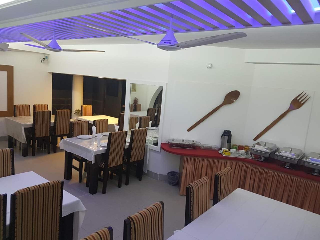 Nagar Valley Hotel Ltd. ธากา ภายนอก รูปภาพ