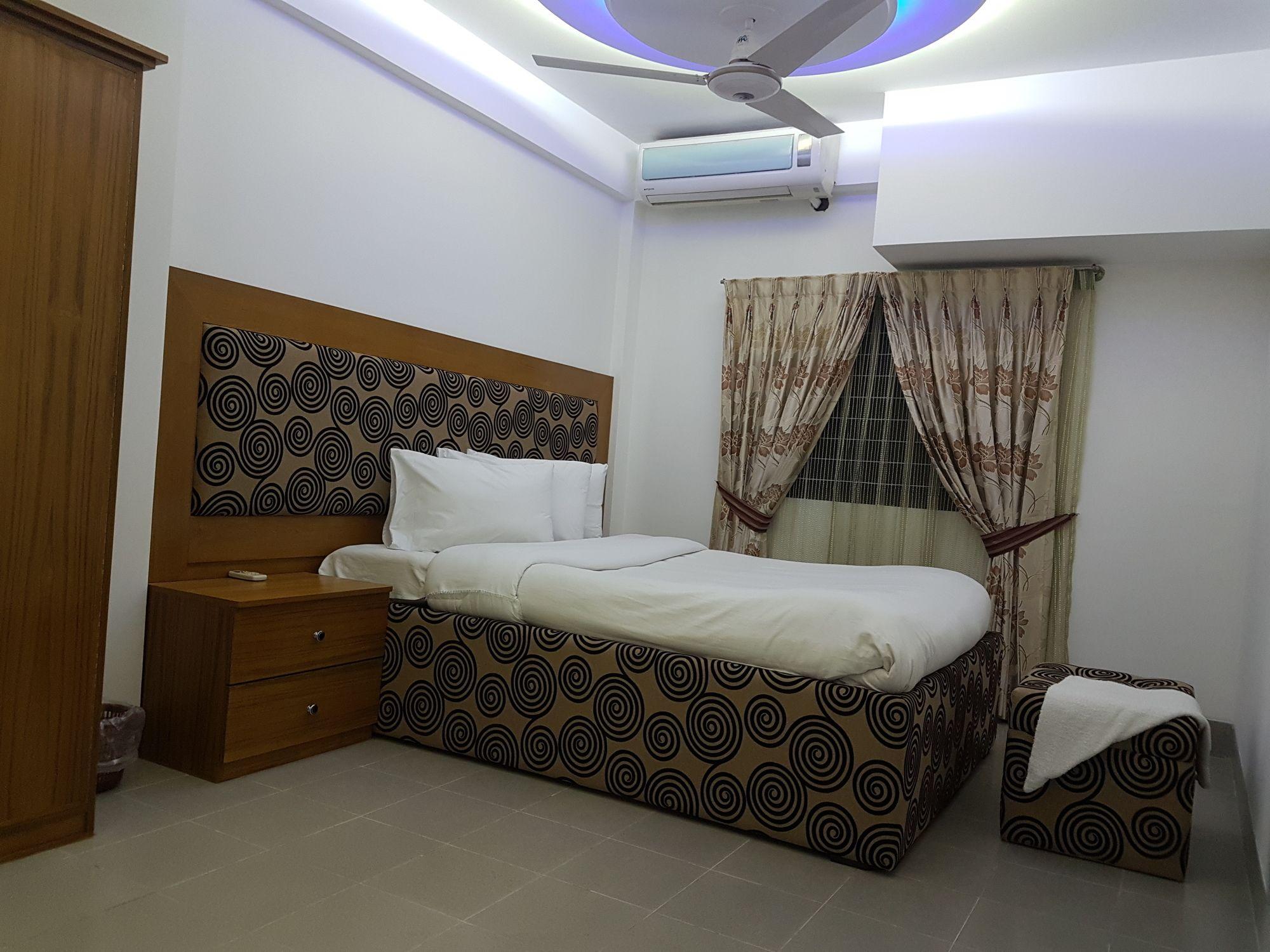 Nagar Valley Hotel Ltd. ธากา ภายนอก รูปภาพ
