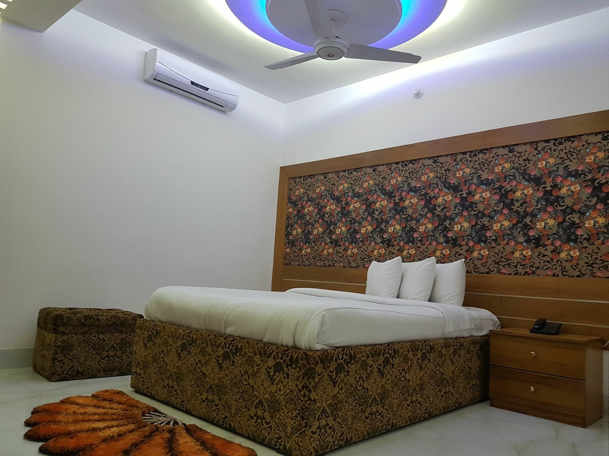 Nagar Valley Hotel Ltd. ธากา ภายนอก รูปภาพ