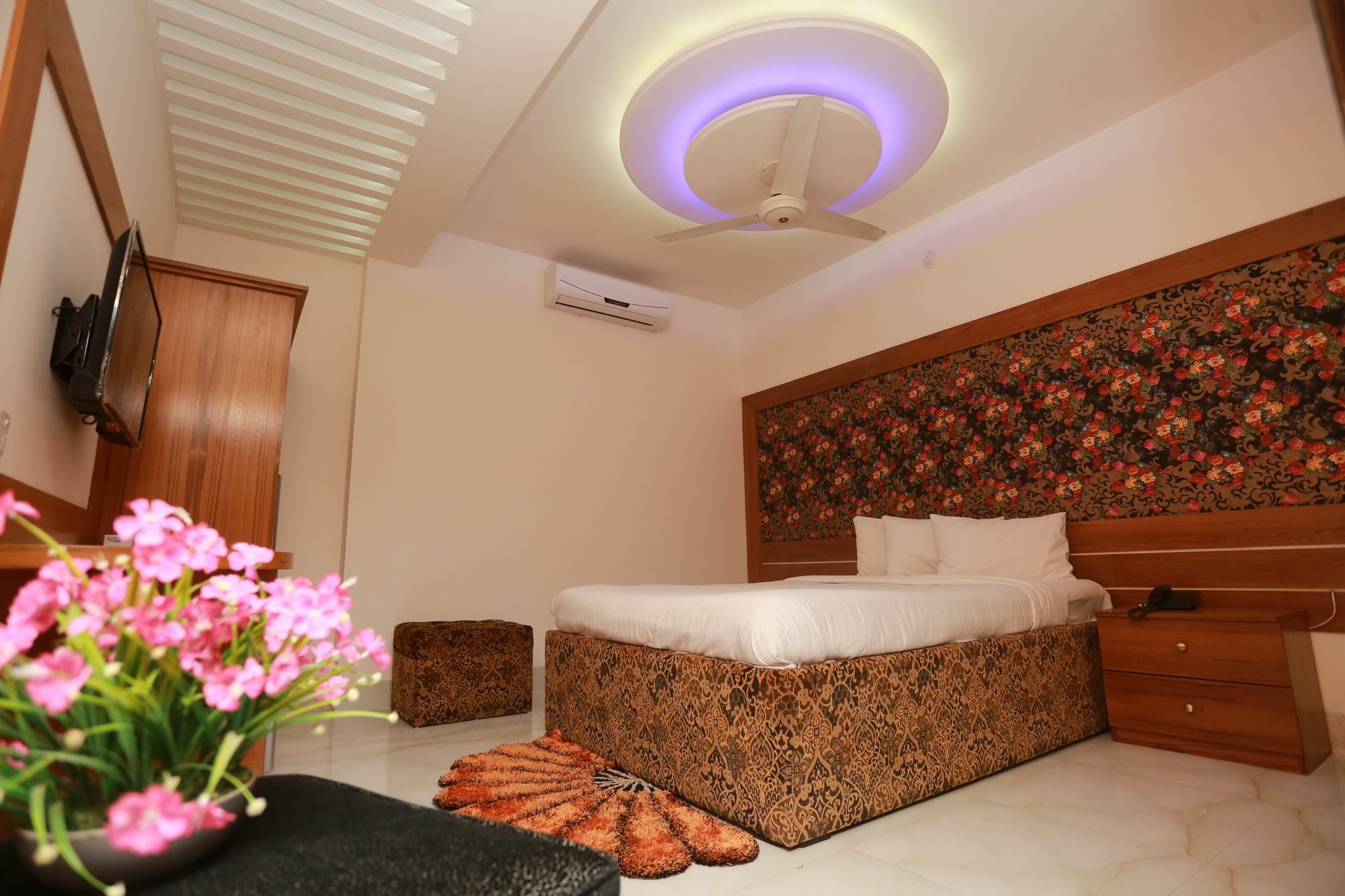 Nagar Valley Hotel Ltd. ธากา ภายนอก รูปภาพ